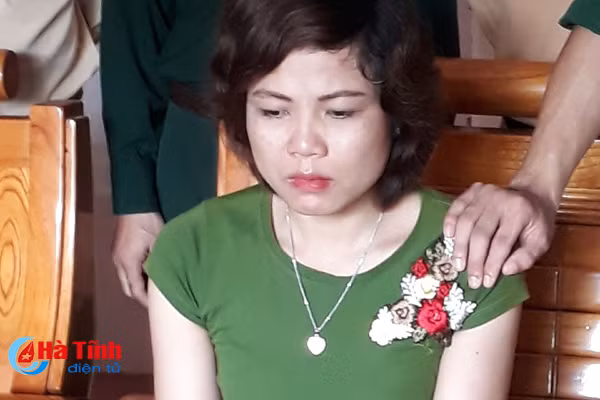 dot kich khach san luc nua dem bat doi tuong tang tru 100g ma tuy