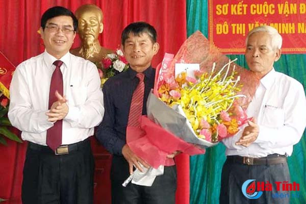 lanh dao tinh cung vui ngay hoi dai doan ket tai dia phuong