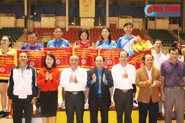 giai bong chuyen can bo nganh giao duc ha tinh thanh cong tot dep