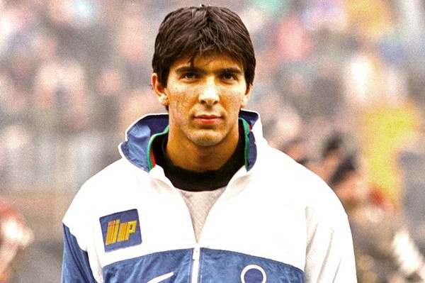 nguoi nhen buffon va nhung cot moc dang nho trong mau ao thien thanh