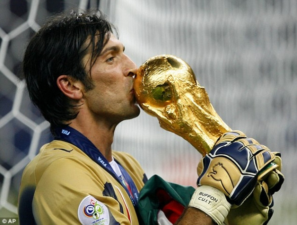 nguoi nhen buffon va nhung cot moc dang nho trong mau ao thien thanh