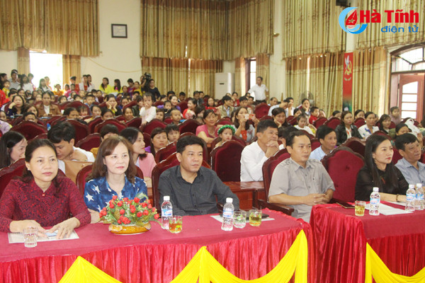 co tro mam non vu quang thi ke chuyen ve bac ho kinh yeu