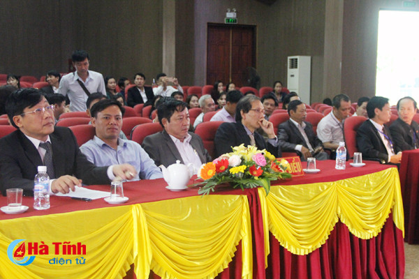 khep lai hoi dien nghe thuat san khau khong chuyen toan tinh