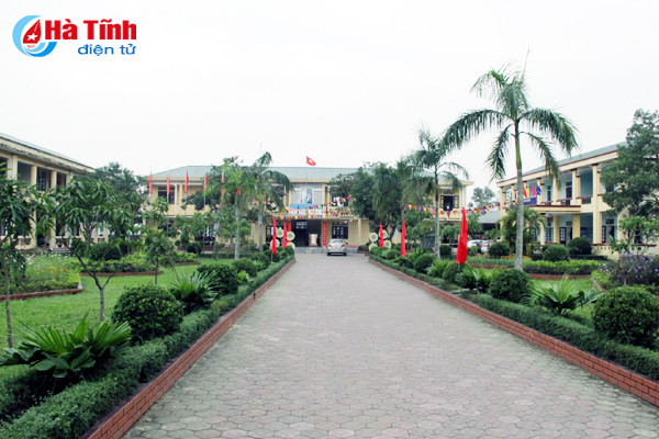 ngo ngang ngoi truong dep nhu resort tren que huong dai thi hao nguyen du