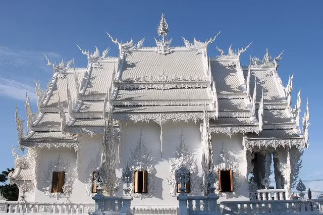 kham pha ngoi den trang ky di o thai lan