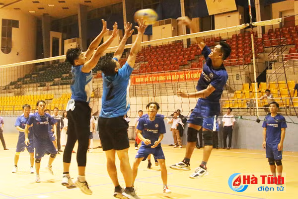 giai bong chuyen can bo nganh giao duc ha tinh thanh cong tot dep