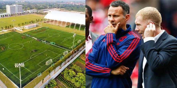 ryan giggs chinh thuc len tieng ve viec sang viet nam