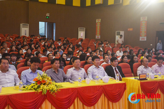 hay hanh dong de cham dut xam hai tinh duc phu nu va tre em gai