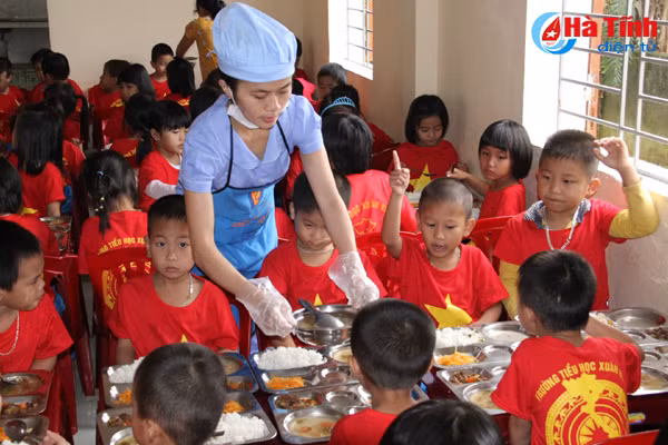 ngo ngang ngoi truong dep nhu resort tren que huong dai thi hao nguyen du