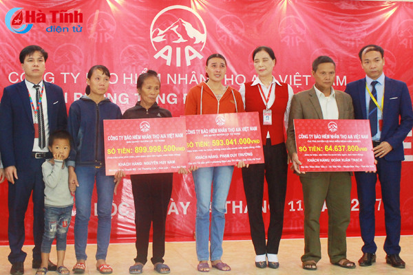 aia ha tinh chi tra gan 1 ty quyen loi bao hiem cho cac khach hang