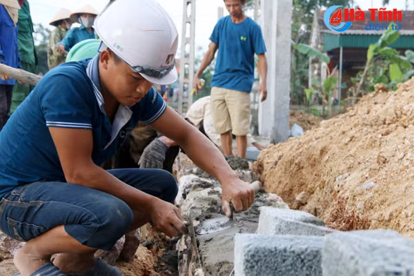 nhan dan trung loc mo hoi lam nong thon moi
