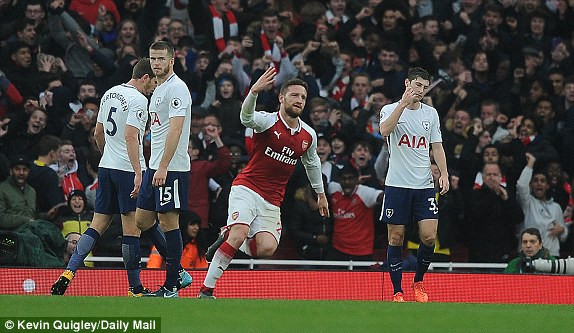 alexis sanchez toa sang arsenal thang thuyet phuc tottenham