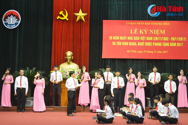 ha tinh ky niem 35 nam ngay nha giao viet nam