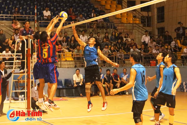 giai bong chuyen can bo nganh giao duc ha tinh thanh cong tot dep