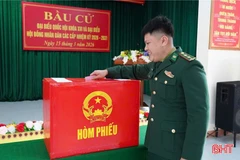 Ngày hội bầu cử nơi tuyến đầu biên giới Cầu Treo