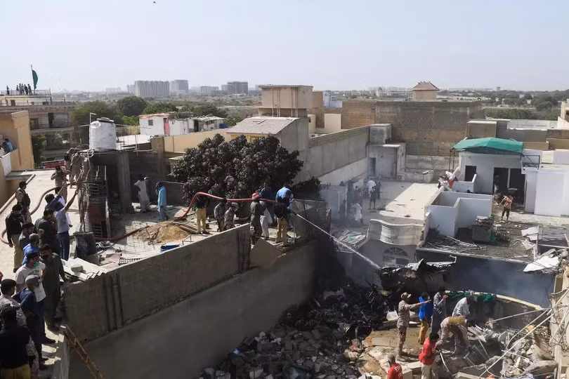 Mải nói chuyện về Covid-19, hai phi công làm thiệt mạng cả trăm người