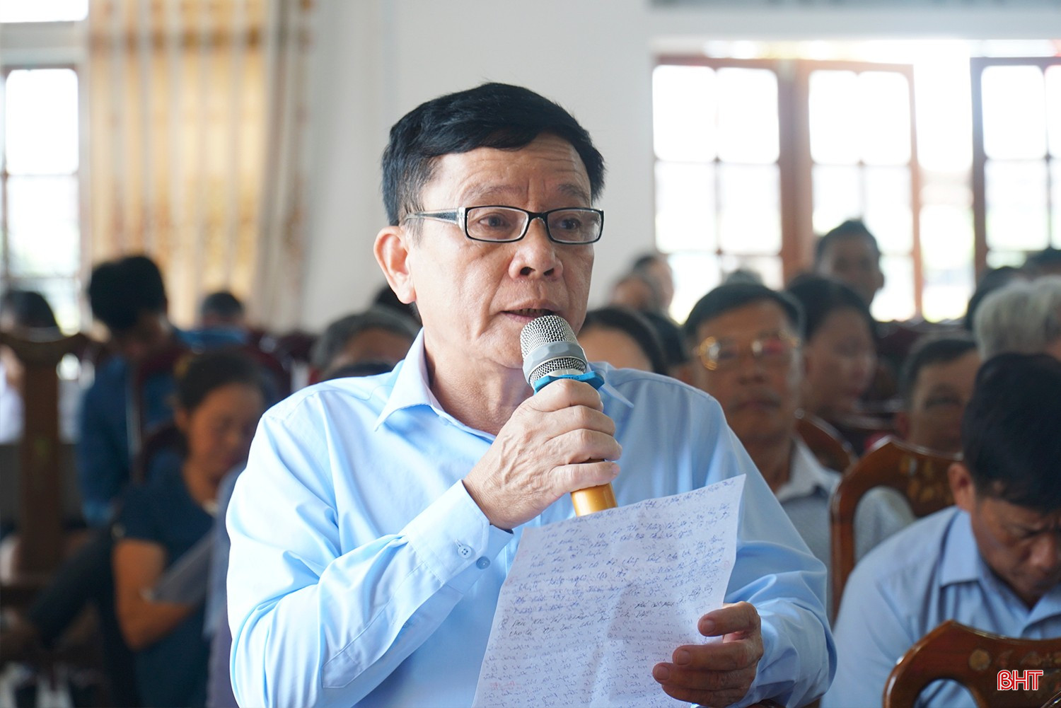 Cử tri Phan Đình Khang - Chủ tịch Hội Cựu chiến binh xã Đức Thịnh kiến nghị các nội dung liên quan đến chính sách cho các tổ chức hội.