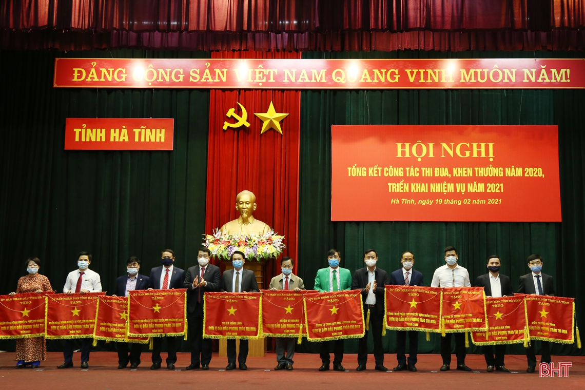 Hà Tĩnh tiếp tục tổ chức các phong trào thi đua, thực hiện thắng lợi các mục tiêu, nhiệm vụ