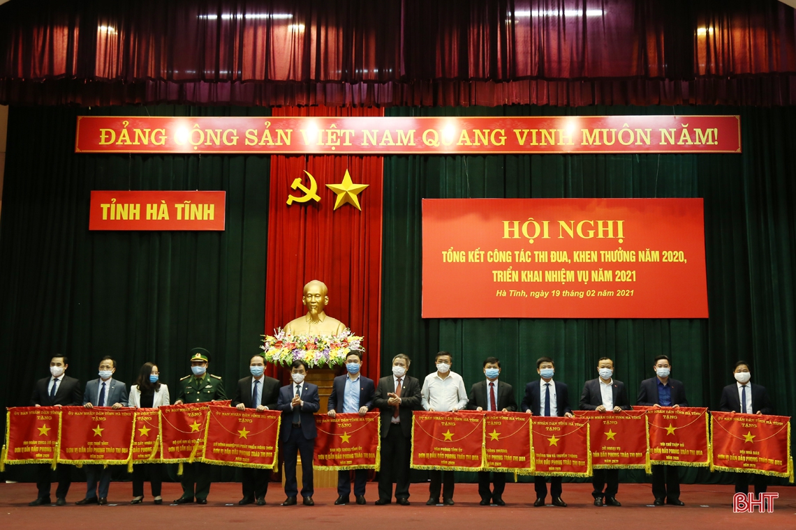 Hà Tĩnh tiếp tục tổ chức các phong trào thi đua, thực hiện thắng lợi các mục tiêu, nhiệm vụ