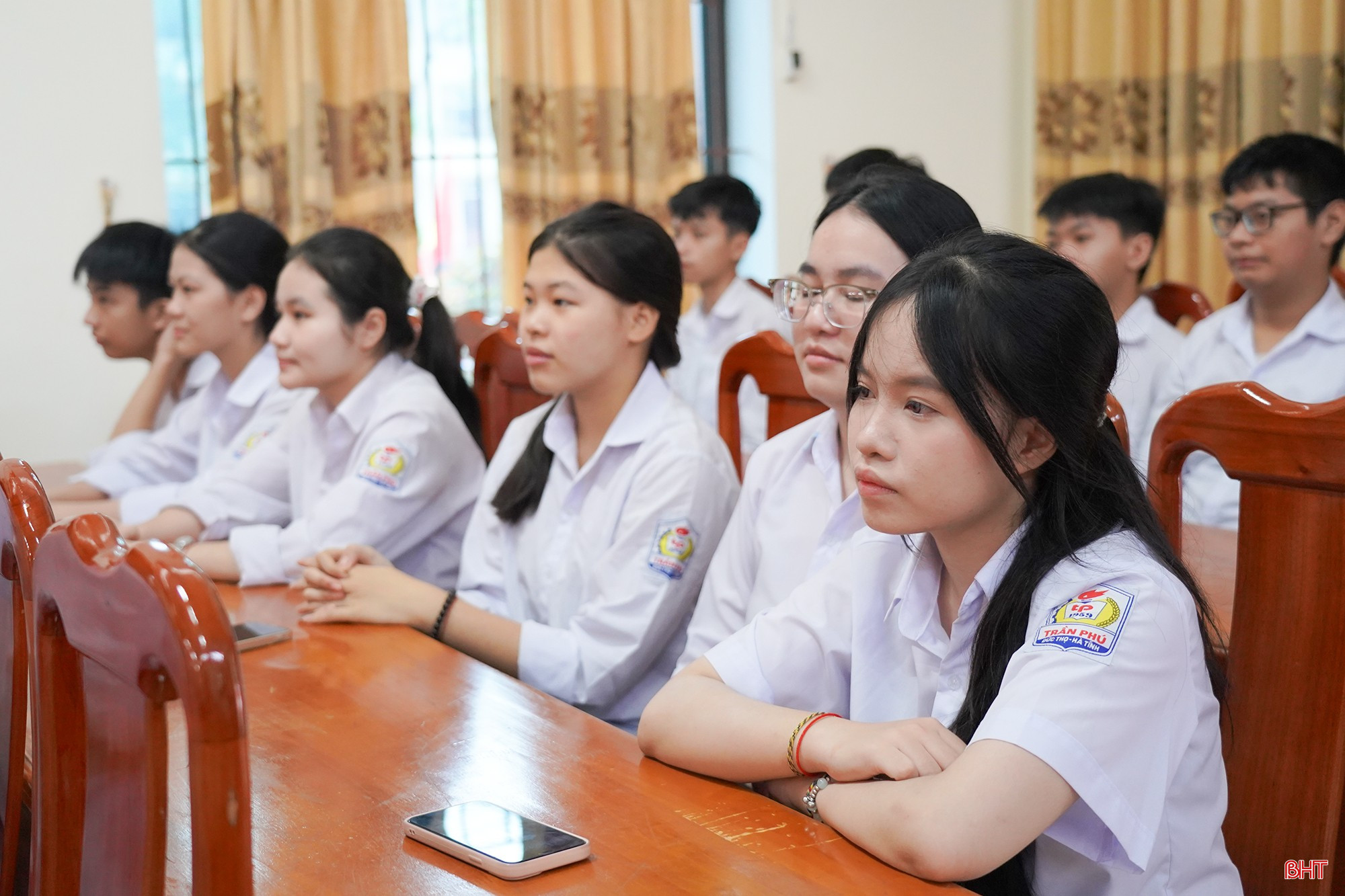 Tập thể cán bộ, giáo viên, nhân viên, nhà trường đã chủ động chuẩn bị các điều kiện phục vụ dạy và học.