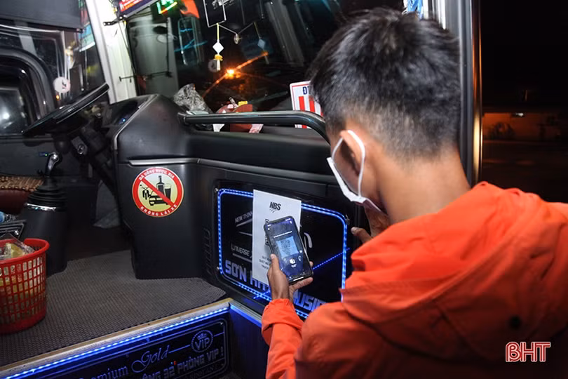 Hà Tĩnh: Bến xe đìu hiu, nhà xe bù lỗ chạy giữ tuyến