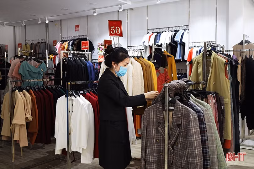 Linh hoạt thu hút khách ghé cửa hàng đồ thu đông