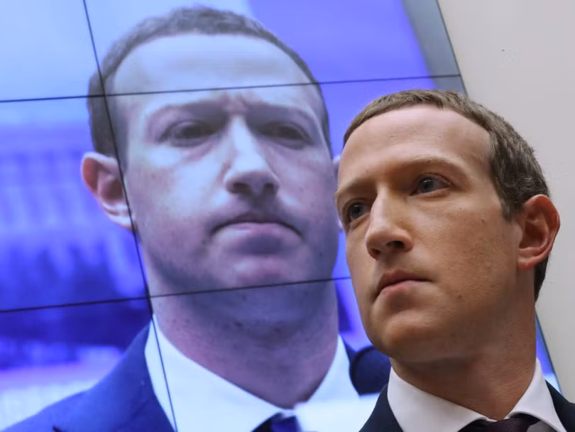 Chỉ mất 3 tuần để người dùng Facebook ngập trong tin giả