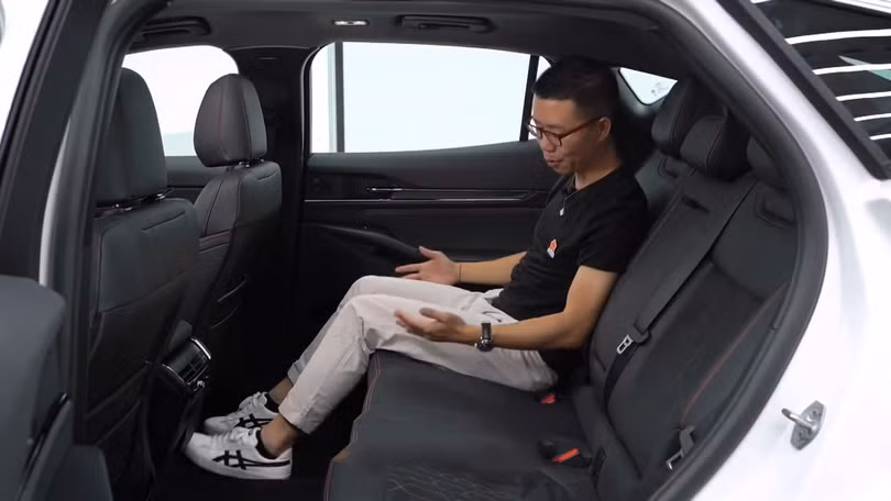 Cận cảnh Ford Evos 2021, SUV coupe khiến người Việt mê mẩn