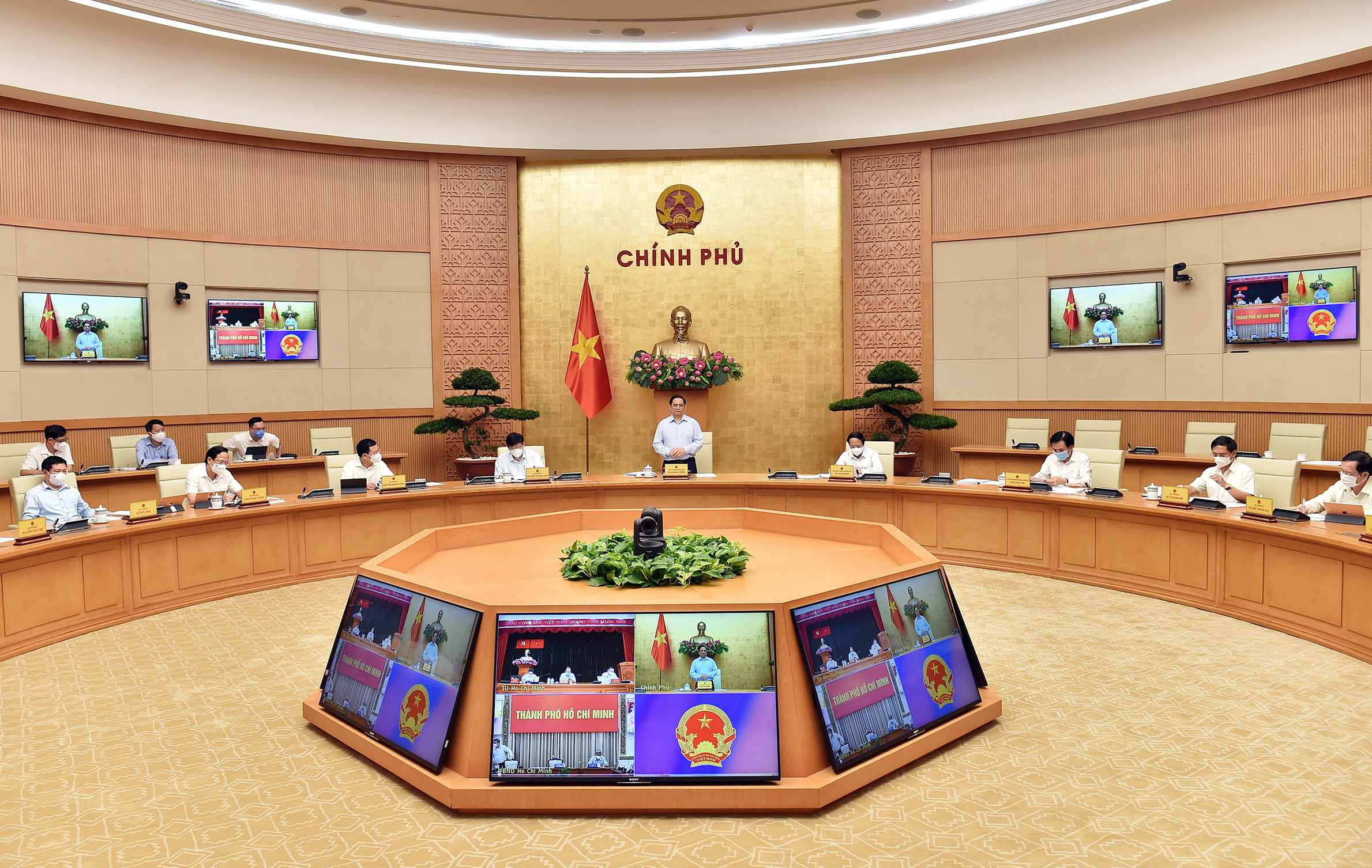 Thủ tướng Phạm Minh Chính: Dành tất cả những gì tốt nhất cho TP Hồ Chí Minh chống dịch