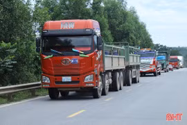 Doanh nghiệp vận tải Hà Tĩnh "đau đầu" khi thiếu lái xe tải hạng nặng