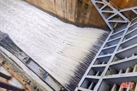 Xả tràn 5 hồ chứa, chuẩn bị điều tiết thêm 2 hồ để ứng phó mưa lớn