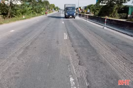 Quốc lộ 1 qua Hà Tĩnh xuống cấp, nguy cơ mất an toàn giao thông
