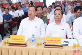 Phó Thủ tướng Thường trực Chính phủ và lãnh đạo Hà Tĩnh tiếp xúc cử tri trước Kỳ họp thứ 2, Quốc hội khóa XVI