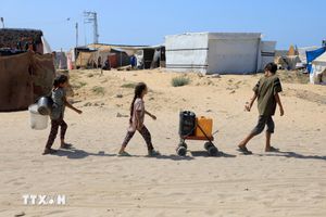 Nắng nóng làm cuộc sống của người dân ở Gaza khó khăn hơn