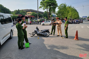 Xe tải va chạm mô tô ở ngã tư chợ TP Hà Tĩnh, 1 người tử vong 