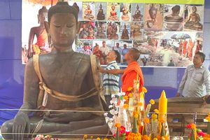 Lào khai quật pho tượng Phật lớn nhất từ trước đến nay