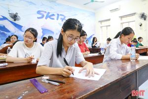 Gần 1.100 thí sinh so tài giành 455 "vé" vào Trường THPT Chuyên Hà Tĩnh