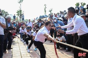 Hấp dẫn các trò chơi dân gian tại lễ hội Văn Miếu Hà Tĩnh