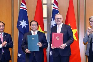 Việt Nam-Australia ký kết, trao đổi 12 văn kiện hợp tác quan trọng