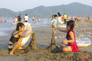 Người dân Hà Tĩnh đi chơi ở đâu trong mùa du lịch?