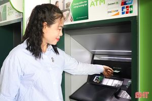 Vietcombank giúp khách hàng tự động nộp tiền vào thẻ ATM
