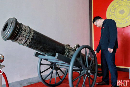 Mục sở thị 3 khẩu súng thần công cổ trưng bày tại Bảo tàng Hà Tĩnh 