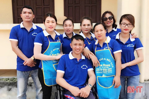 Hơn 300 suất cháo tình thương đến tay bệnh nhân điều trị tại BVĐK Thạch Hà