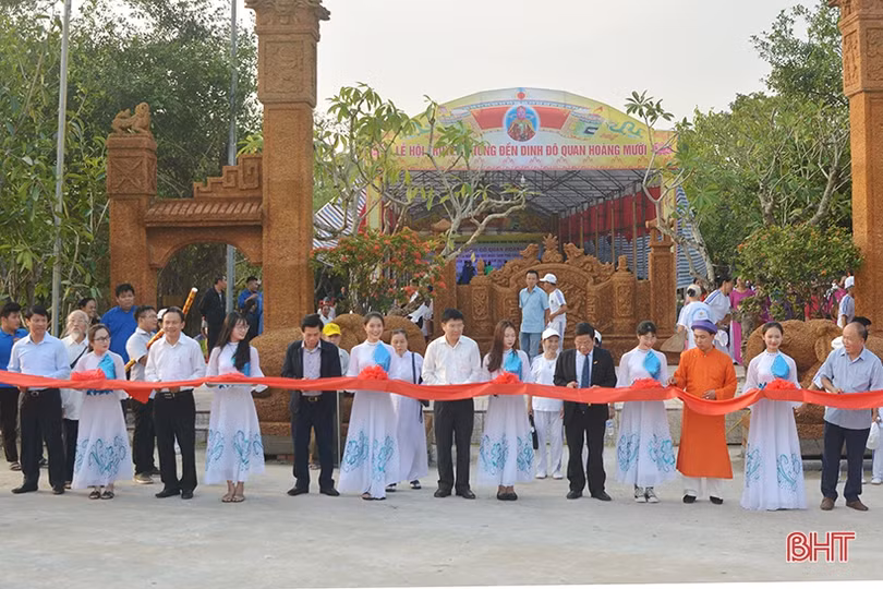 Đặc sắc lễ hội Đền Cả - Dinh đô Quan Hoàng Mười ở thị xã Hồng Lĩnh