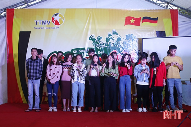 Lễ hội Bia Oktoberfest của CHLB Đức lần đầu diễn ra tại Hà Tĩnh