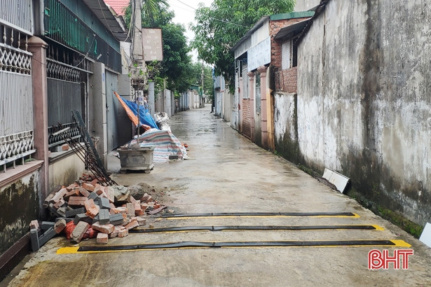 Khi vỉa hè, lòng đường thành “của riêng”