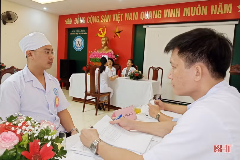 36 thí sinh Bệnh viện Phục hồi chức năng Hà Tĩnh thi kỹ thuật viên giỏi