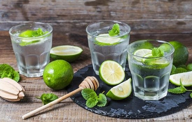 8 thức uống cấp nước cho cơ thể tốt hơn nước lọc