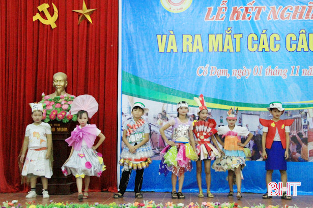 Trường học ở Nghi Xuân phối hợp với Bộ đội Biên phòng tuyên truyền về biển đảo