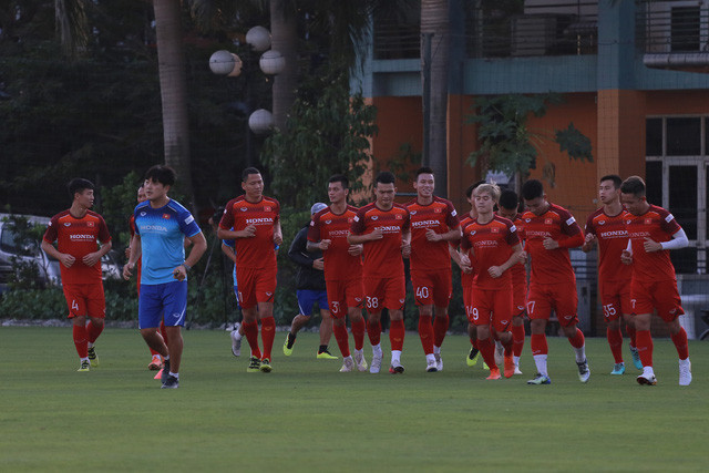 Giáo án “nhẹ nhàng” trong buổi tập thứ 2 của ĐT Việt Nam